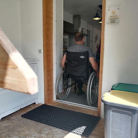 Aux D'Estaing Croises, Gite De Montagne Accessible A Tous Exterior photo