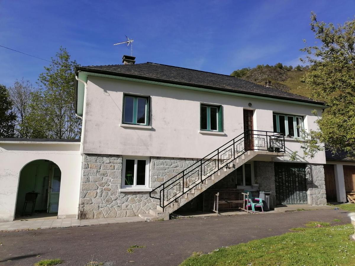 Aux D'Estaing Croises, Gite De Montagne Accessible A Tous Exterior photo