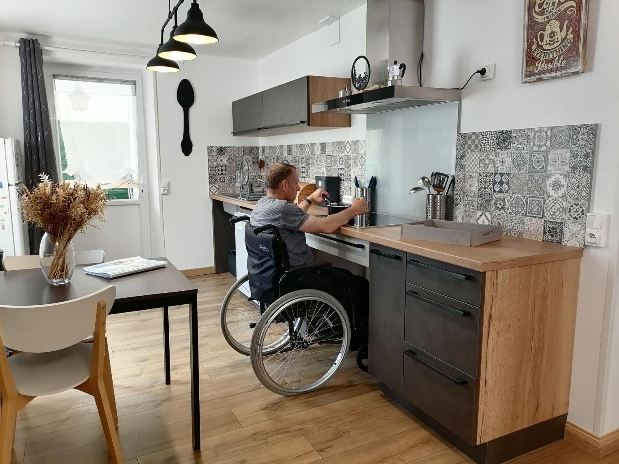 Aux D'Estaing Croises, Gite De Montagne Accessible A Tous Exterior photo
