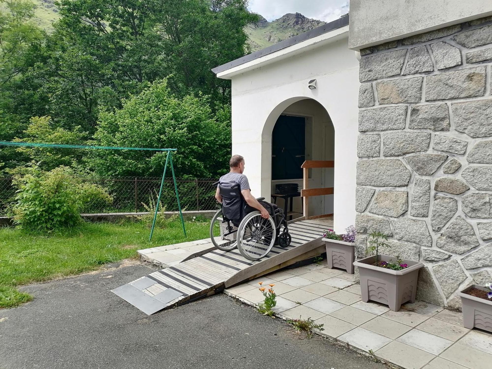 Aux D'Estaing Croises, Gite De Montagne Accessible A Tous Exterior photo