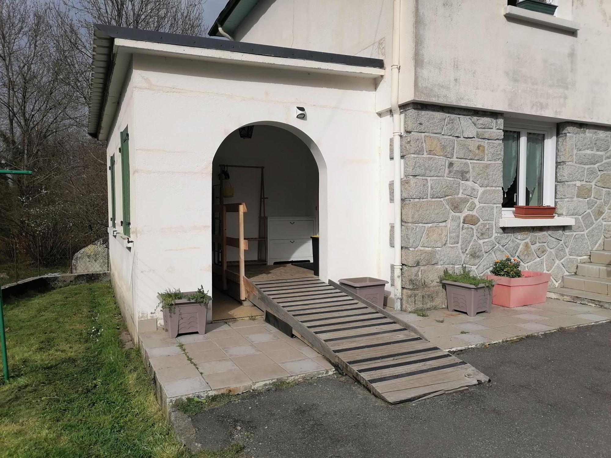 Aux D'Estaing Croises, Gite De Montagne Accessible A Tous Exterior photo